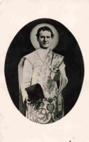 Anteprima di San Giovanni Bosco in abiti liturgici con stola e ostensorio
